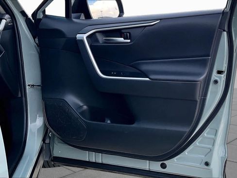 Used 2019 Toyota RAV4 XLE w/ Convenience Package FWD image 23