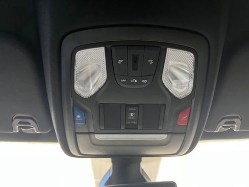 Used 2023 RAM 1500 Big Horn AWD/4WD image 18