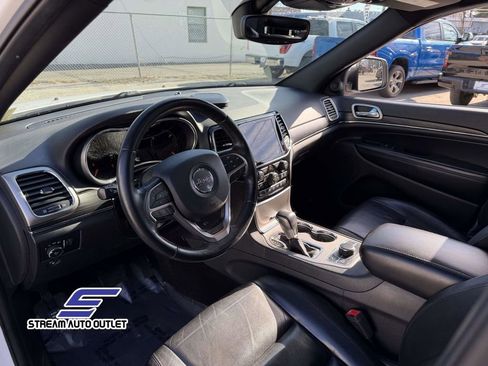 Used 2019 Jeep Grand Cherokee Limited image 32