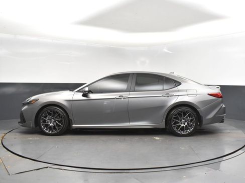 Used 2025 Toyota Camry XSE image 4