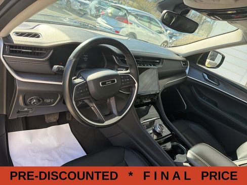 Used 2022 Jeep Grand Cherokee L Limited AWD/4WD image 19
