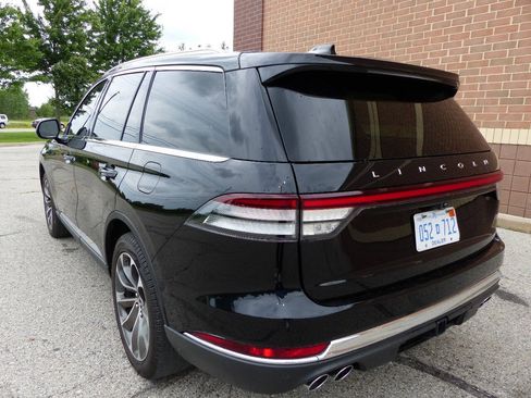 Used 2025 Lincoln Aviator AWD image 7