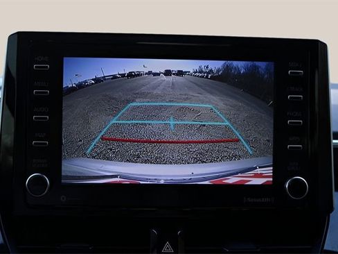 Used 2021 Toyota Corolla LE image 21