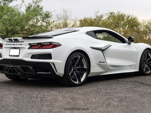 Used 2026 Chevrolet Corvette Z06 w/ Stealth Interior Trim Package RWD image 19
