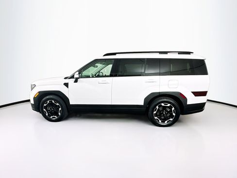 Used 2025 Hyundai Santa Fe SEL FWD image 4