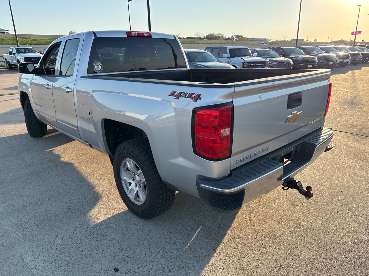 Used 2018 Chevrolet Silverado 1500 LT AWD/4WD image 8