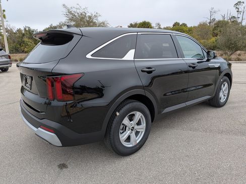 New 2026 Kia Sorento LX FWD image 5