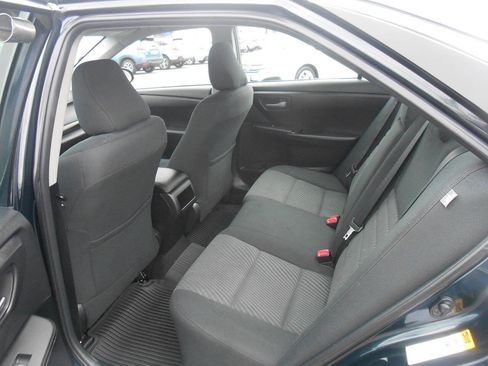 Used 2017 Toyota Camry LE FWD image 11