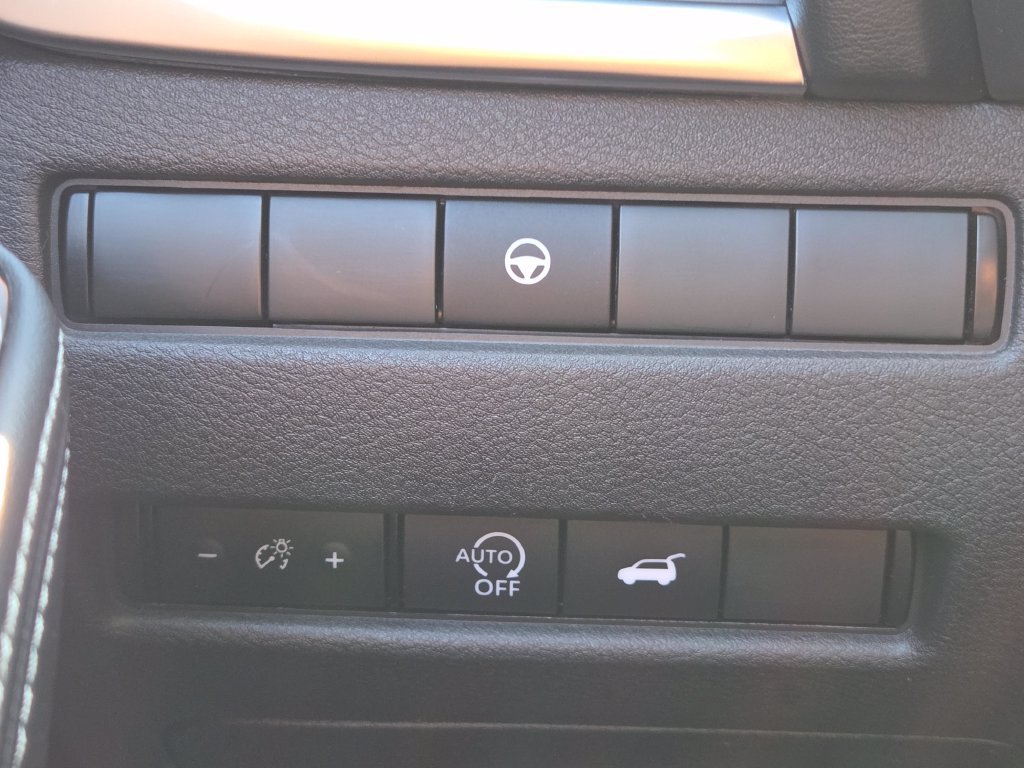 Certified 2024 Nissan Rogue SV AWD/4WD image 9