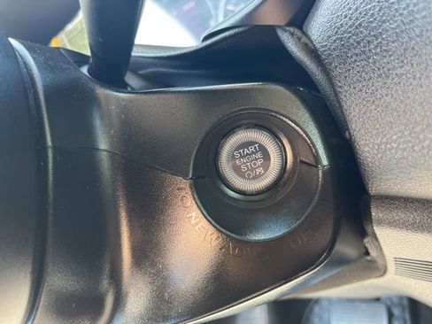 Used 2023 Jeep Renegade Latitude AWD/4WD image 20