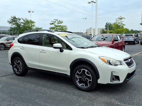 Used 2017 Subaru Crosstrek 2.0i Premium w/ Moonroof Package AWD/4WD image 3
