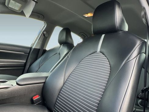 Used 2023 Toyota Camry SE image 20