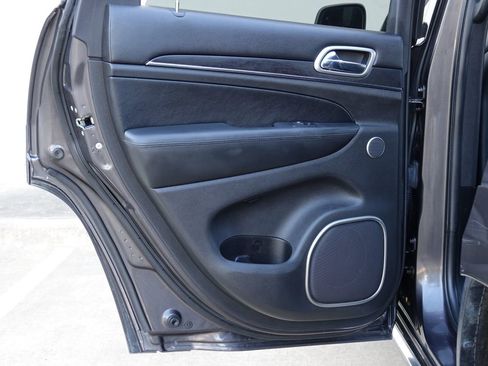 Used 2017 Jeep Grand Cherokee Summit w/ Platinum Series Group image 37