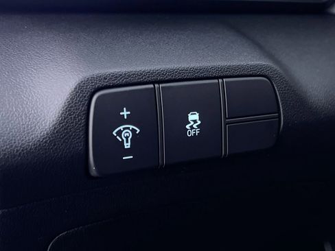 Used 2025 Hyundai Elantra Sport image 29