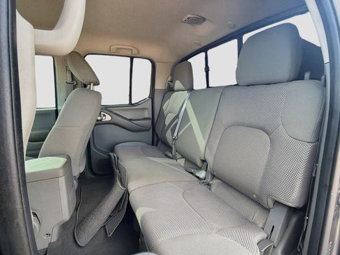 Used 2021 Nissan Frontier SV w/ Midnight Edition Floor Mats AWD/4WD image 26