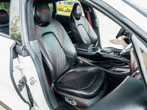 Used 2021 Aston Martin DBX image 51