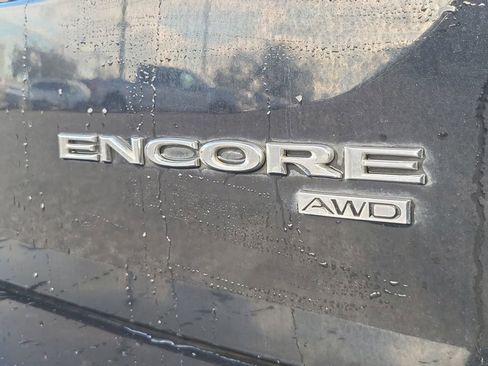 Used 2021 Buick Encore Preferred image 9