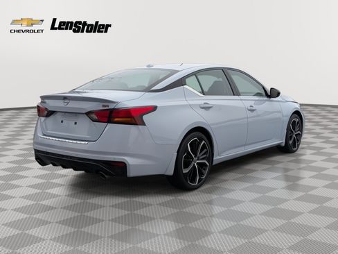 Used 2023 Nissan Altima 2.5 SR image 3