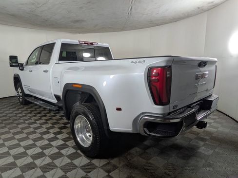 New 2026 GMC Sierra 3500 SLT w/ SLT Premium Package image 4