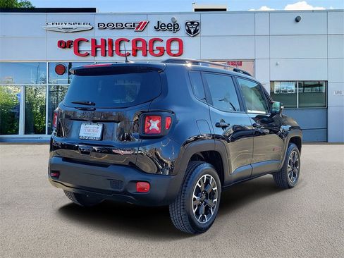 Used 2023 Jeep Renegade Trailhawk w/ Trailhawk Elite Group image 4