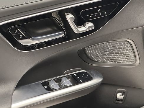 New 2025 Mercedes-Benz C 300 4MATIC Sedan image 11