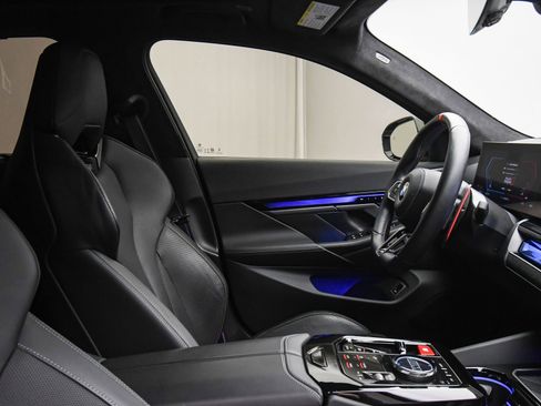 Used 2025 BMW M5 w/ Carbon Package image 49