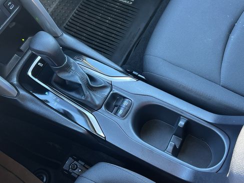 Used 2024 Toyota Corolla Cross LE image 20