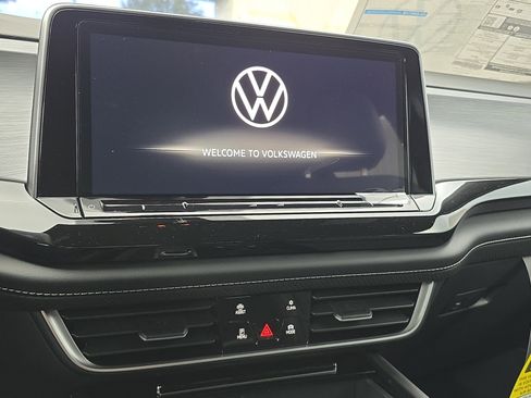 New 2026 Volkswagen Atlas Cross Sport SE FWD image 20