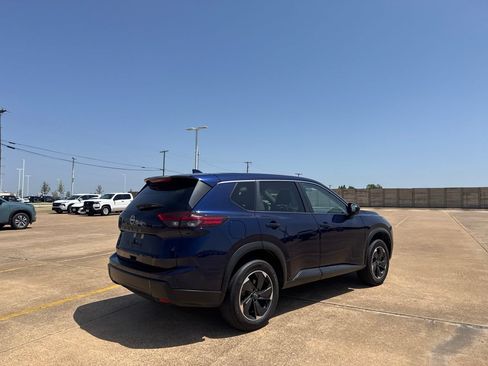 Certified 2025 Nissan Rogue SV FWD image 20