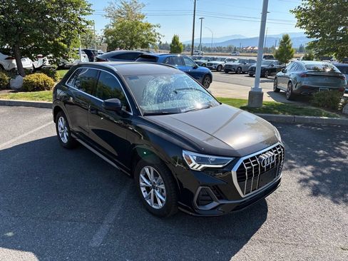 Used 2023 Audi Q3 2.0T Premium w/ Convenience Package AWD/4WD image 1