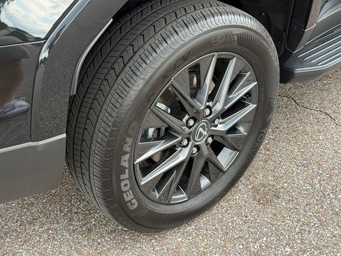 Used 2025 Lexus GX 550 w/ Cold Area Package AWD/4WD image 9
