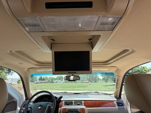 Used 2014 Chevrolet Tahoe LTZ RWD image 27