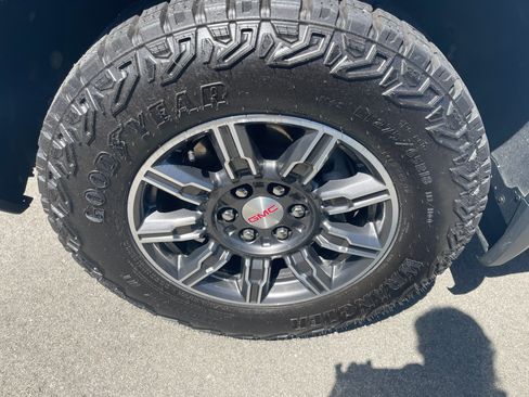 Used 2025 GMC Sierra 1500 AT4 AWD/4WD image 18