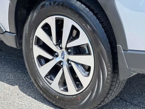 Used 2025 Subaru Outback Premium AWD/4WD image 9