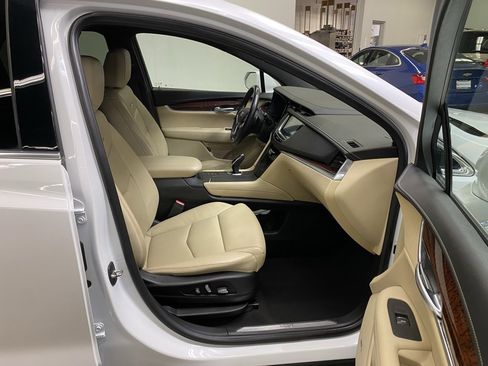 Used 2019 Cadillac XT5 Premium Luxury image 15