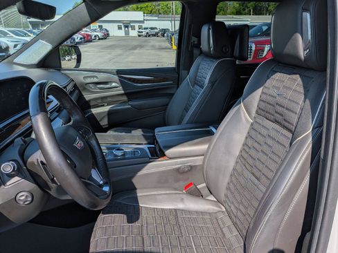 Used 2021 Cadillac Escalade Sport Platinum w/ LPO, ONYX Package AWD/4WD image 12
