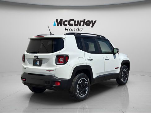 Used 2017 Jeep Renegade Trailhawk AWD/4WD image 3