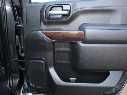 Used 2020 GMC Sierra 1500 SLT AWD/4WD image 17
