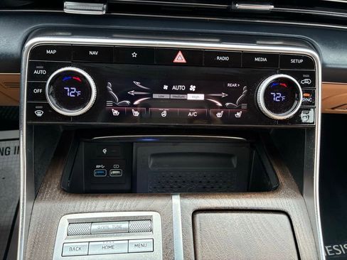 Used 2023 Genesis GV80 2.5T w/ Prestige 20" Package image 34