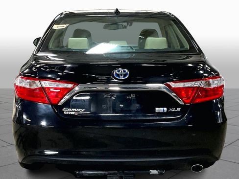 Used 2017 Toyota Camry XLE image 5
