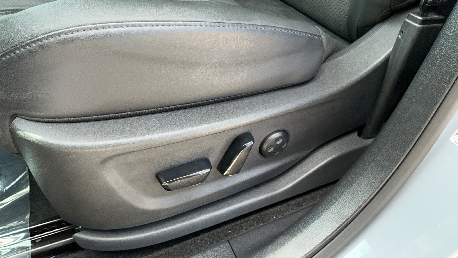 Certified 2025 Nissan Ariya FWD image 37