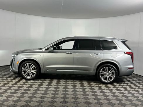 Used 2025 Cadillac XT6 Premium Luxury image 16