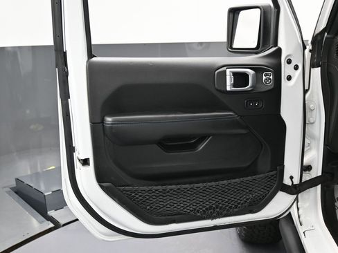 Used 2022 Jeep Wrangler Unlimited Rubicon 4xe w/ Dual Top Group image 39