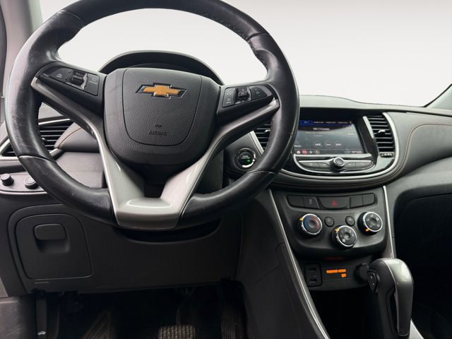 Used 2020 Chevrolet Trax LT w/ LT Convenience Package AWD/4WD image 10