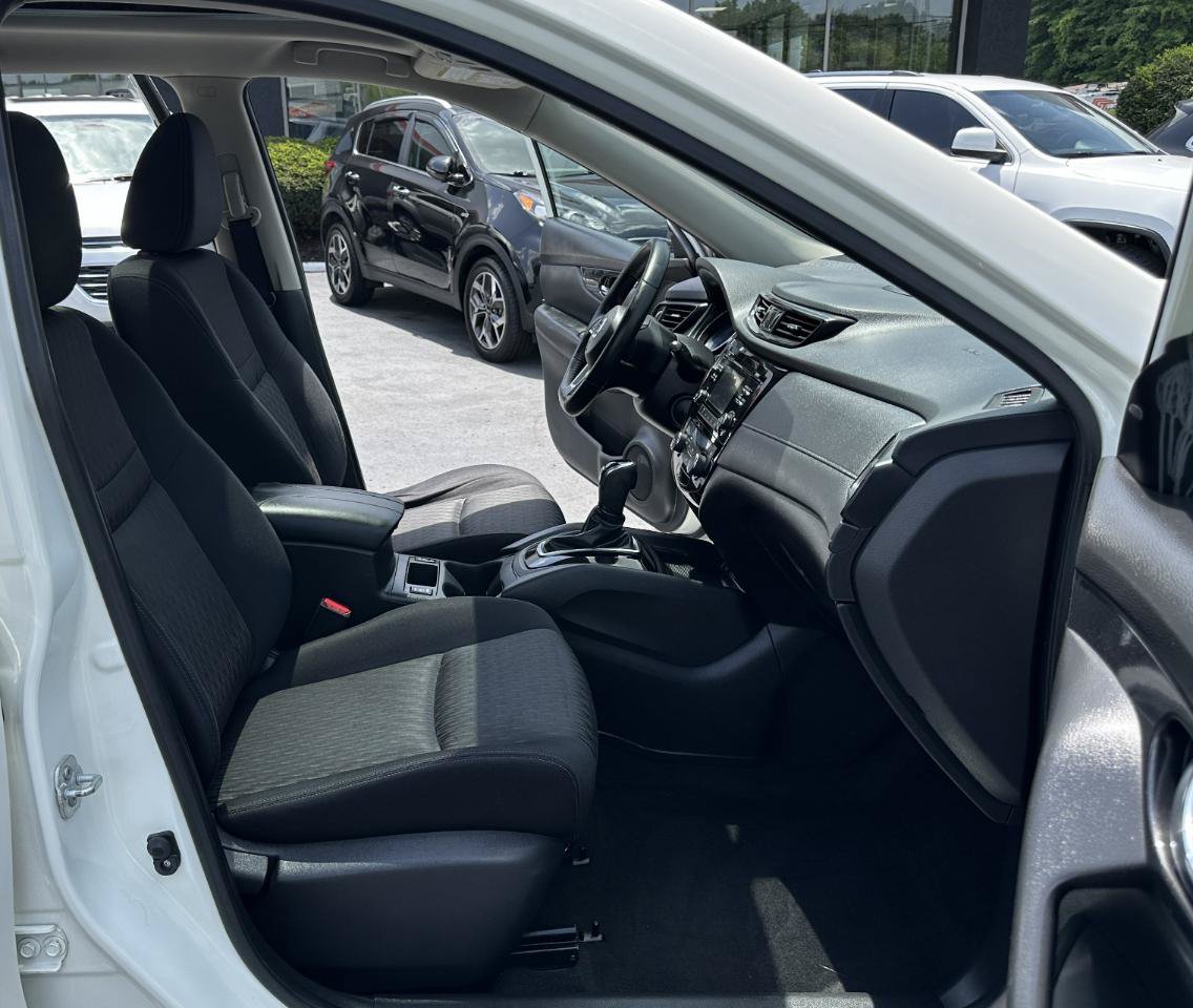 Used 2017 Nissan Rogue SV AWD/4WD image 43