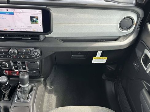 New 2026 Jeep Gladiator Sport AWD/4WD image 15