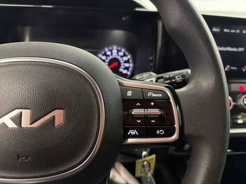 Certified 2023 Kia Sorento LX AWD/4WD image 42