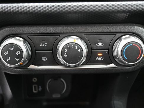 Used 2025 Nissan Kicks Play S image 24