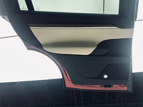 Used 2023 Tesla Model X AWD/4WD image 28