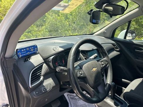 Used 2020 Chevrolet Trax LS w/ Tint and Cruise Package FWD image 12